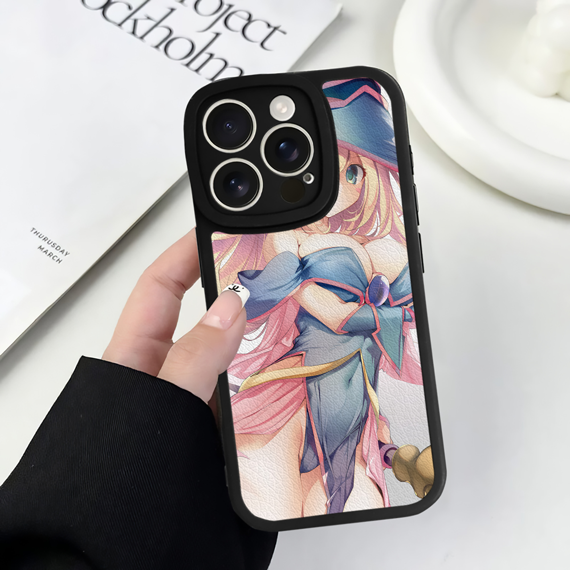 （画像用） 遊☆戯☆王 Yu-Gi-Oh! 【iPhone 16シリーズ対応】シリコンスマホケース（レザー調） 材質：シリコン